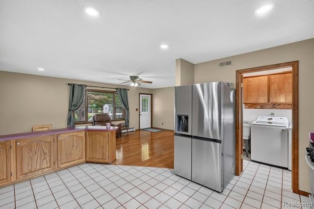 5219 E Carpenter Road, Flint, MI 48506