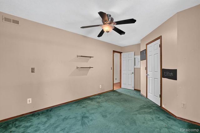 5219 E Carpenter Road, Flint, MI 48506