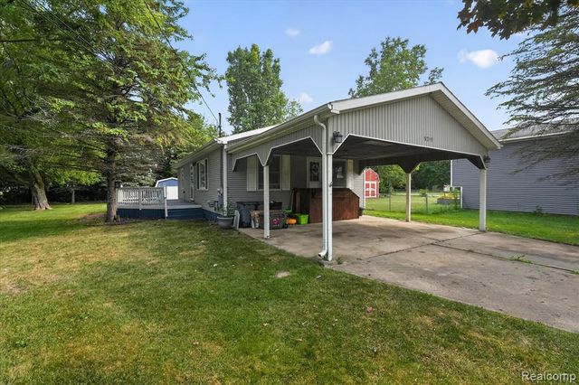 5219 E Carpenter Road, Flint, MI 48506