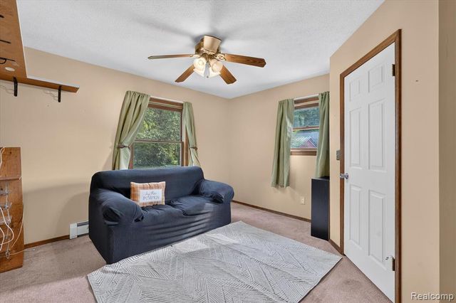 5219 E Carpenter Road, Flint, MI 48506