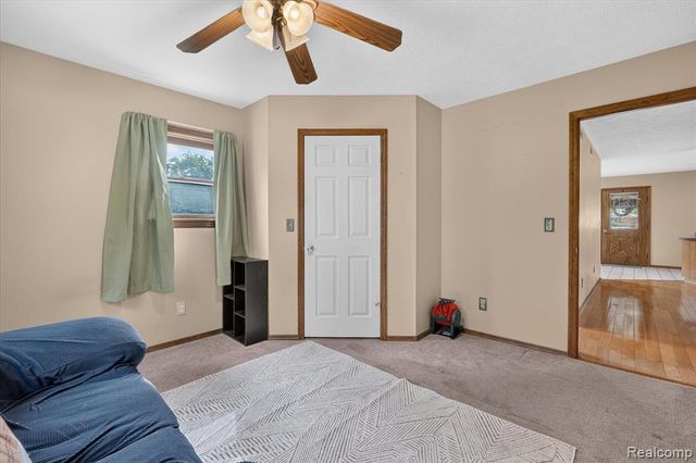 5219 E Carpenter Road, Flint, MI 48506