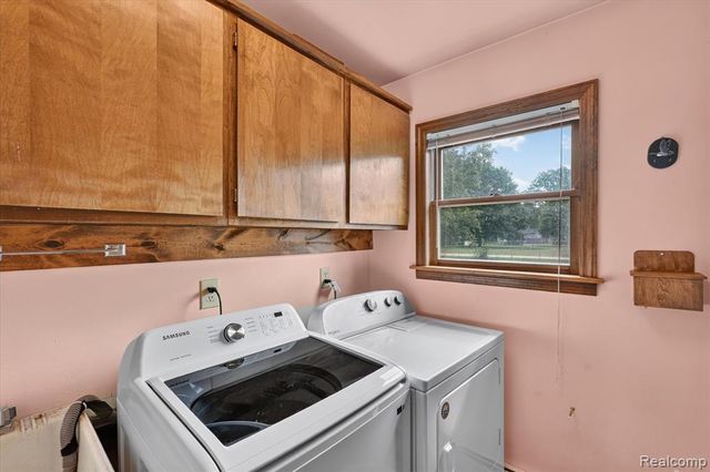 5219 E Carpenter Road, Flint, MI 48506