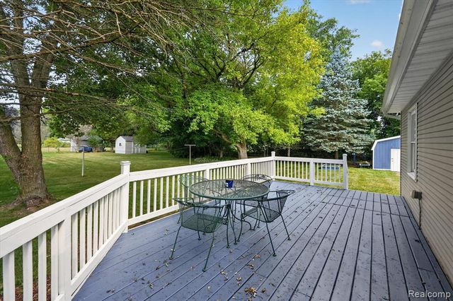 5219 E Carpenter Road, Flint, MI 48506