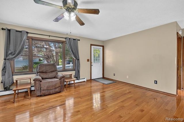 5219 E Carpenter Road, Flint, MI 48506