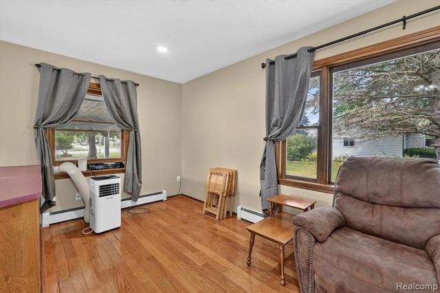 5219 E Carpenter Road, Flint, MI 48506