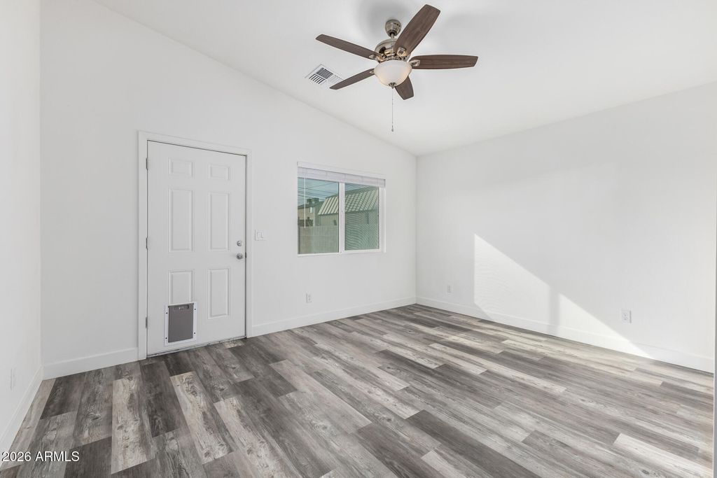 Image 15 of property listing at 860 S Main Street, Coolidge, AZ 85128