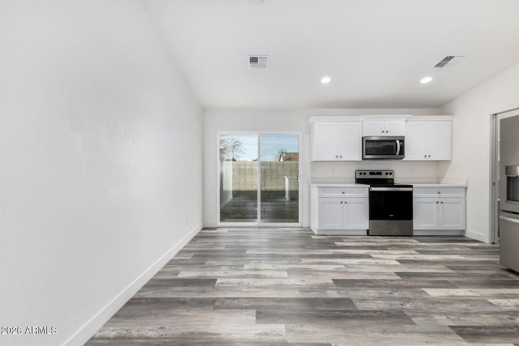 Image 9 of property listing at 860 S Main Street, Coolidge, AZ 85128