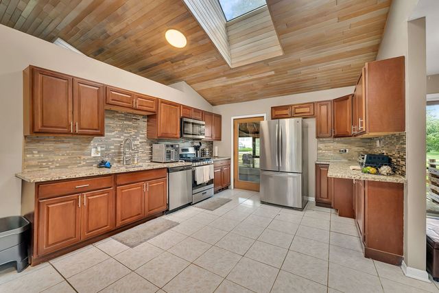 21400 Lisa Lane, Steger, IL 60475