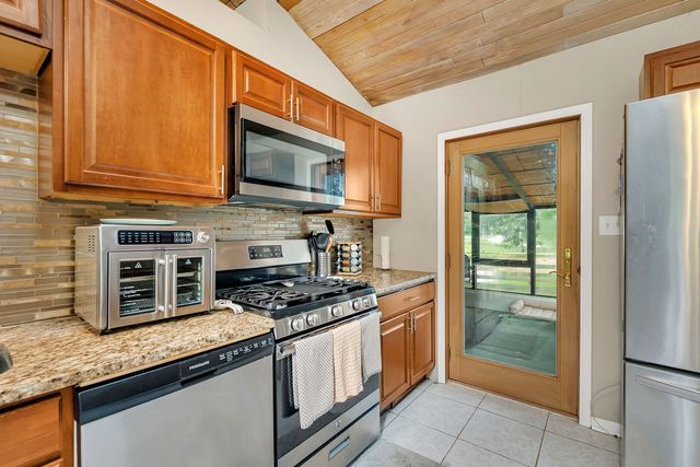 21400 Lisa Lane, Steger, IL 60475