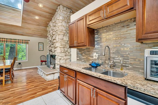 21400 Lisa Lane, Steger, IL 60475