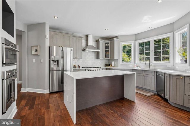 2181 SANDBURG ST, Dunn Loring, VA 22027
