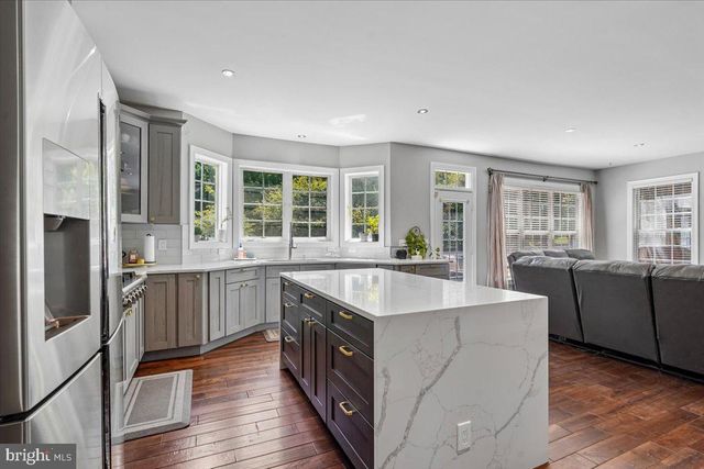 2181 SANDBURG ST, Dunn Loring, VA 22027