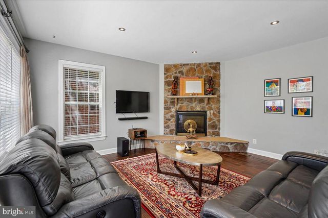 2181 SANDBURG ST, Dunn Loring, VA 22027