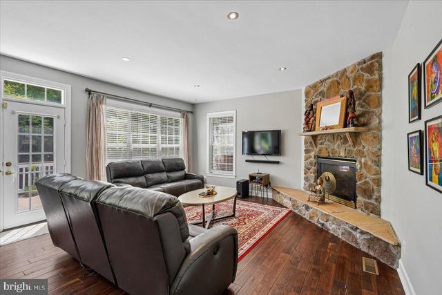 2181 SANDBURG ST, Dunn Loring, VA 22027