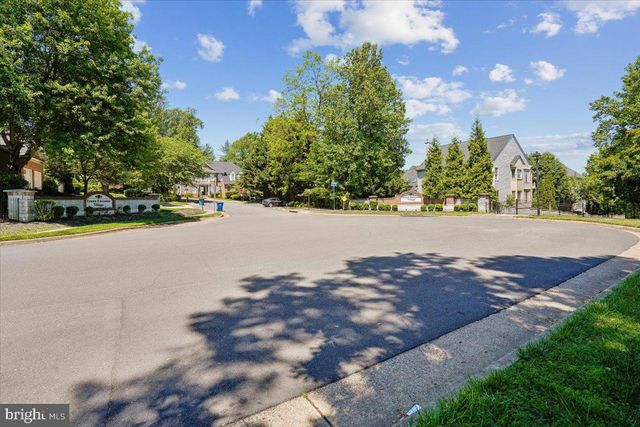 2181 SANDBURG ST, Dunn Loring, VA 22027