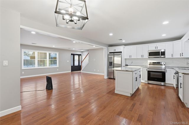 1395 Gardiner Drive, Bay Shore, NY 11706