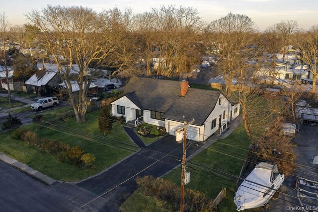 1395 Gardiner Drive, Bay Shore, NY 11706