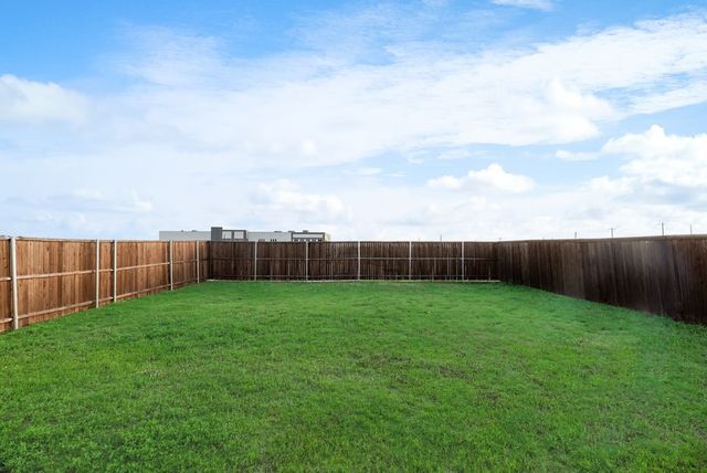 1012 Barkers Pond Avenue, Forney, TX 75126