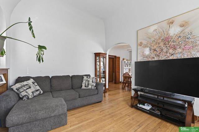 4432 Hickory Street, Omaha, NE 68105