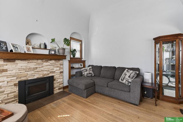 4432 Hickory Street, Omaha, NE 68105