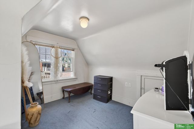 4432 Hickory Street, Omaha, NE 68105