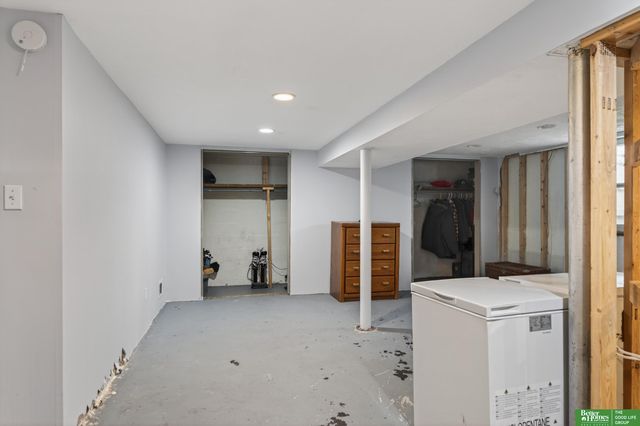 4432 Hickory Street, Omaha, NE 68105