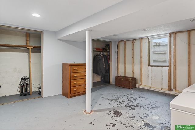 4432 Hickory Street, Omaha, NE 68105