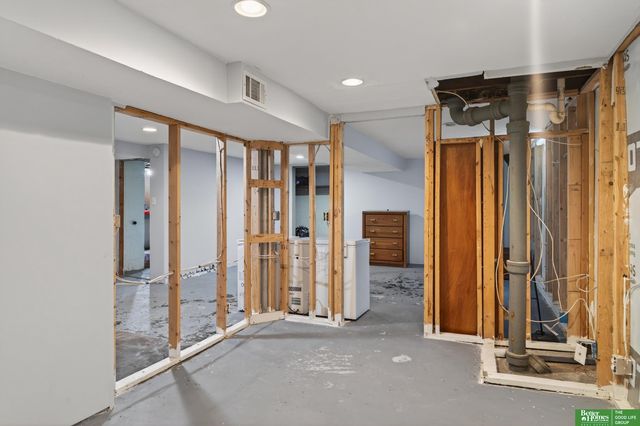 4432 Hickory Street, Omaha, NE 68105