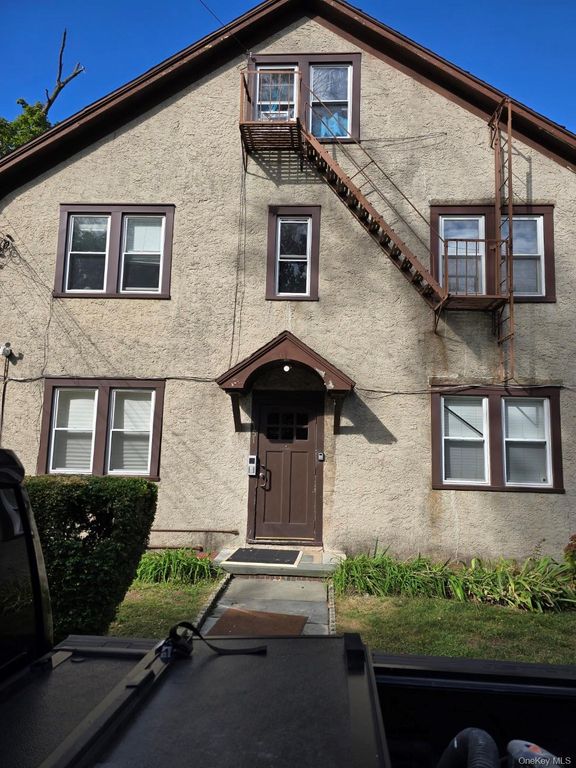 151 N Evarts Avenue 1G, Elmsford, NY 10523