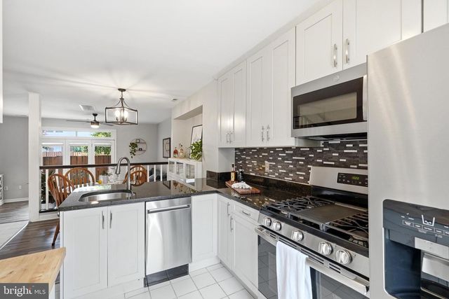 2003 FOUNTAIN ST, Baltimore, MD 21231