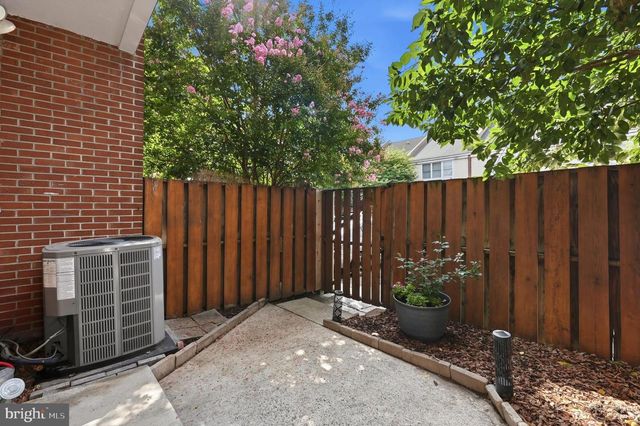 2003 FOUNTAIN ST, Baltimore, MD 21231