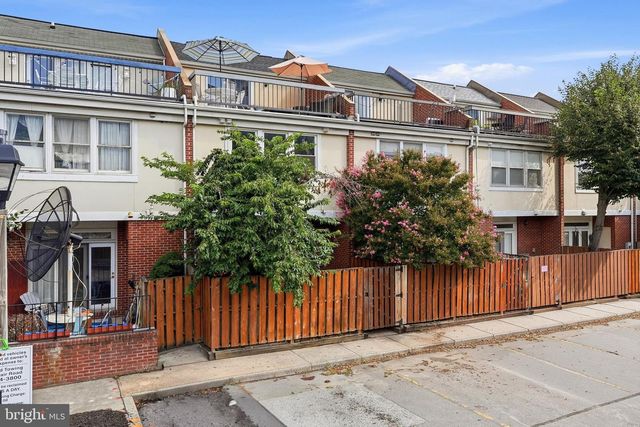 2003 FOUNTAIN ST, Baltimore, MD 21231