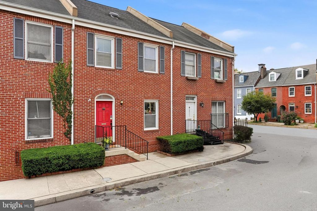 2003 FOUNTAIN ST, Baltimore, MD 21231