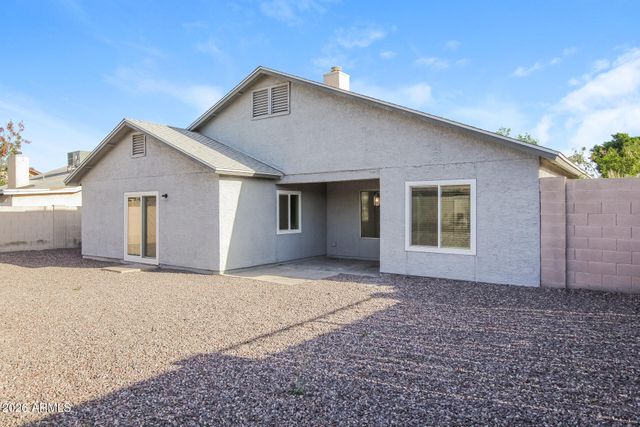 1655 E SAINT CHARLES Avenue, Phoenix, AZ 85042