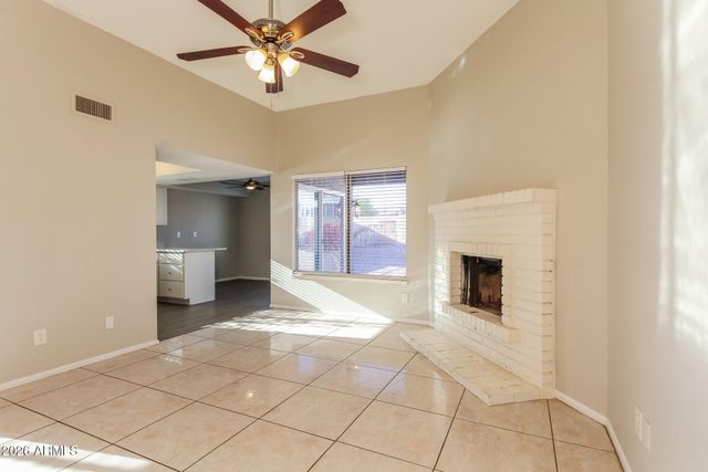 1655 E SAINT CHARLES Avenue, Phoenix, AZ 85042