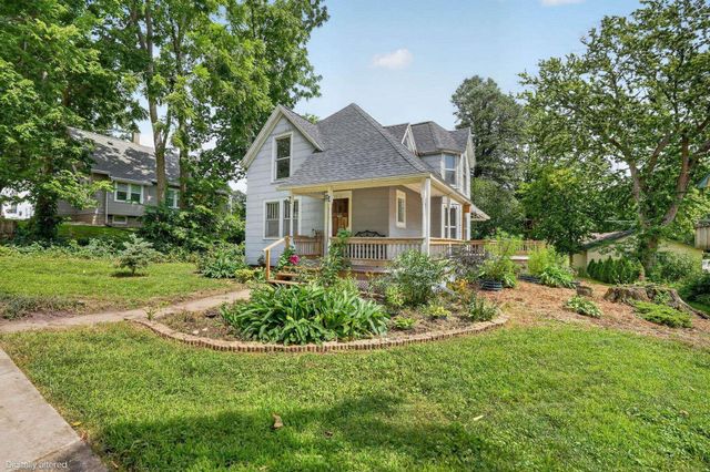 1310 Iowa Street, Cedar Falls, IA 50613