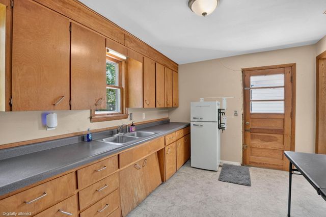 1310 Iowa Street, Cedar Falls, IA 50613