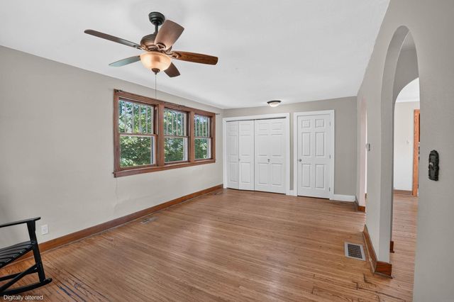 1310 Iowa Street, Cedar Falls, IA 50613
