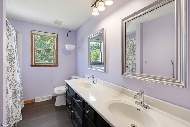 5234 Shamrock Avenue NW, North Canton, OH 44720