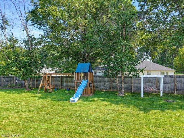 5234 Shamrock Avenue NW, North Canton, OH 44720