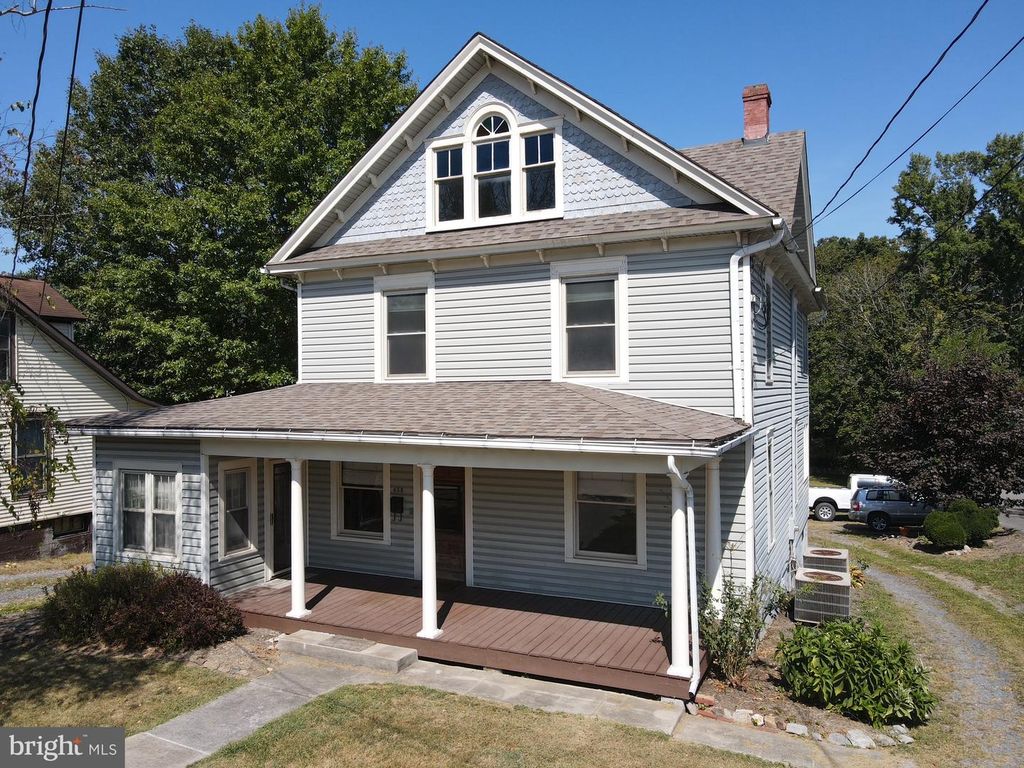 453 W MAIN ST, Romney, WV 26757