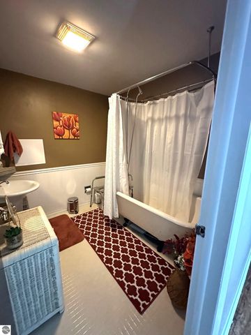 209 West Drive, Mt Pleasant, MI 48858