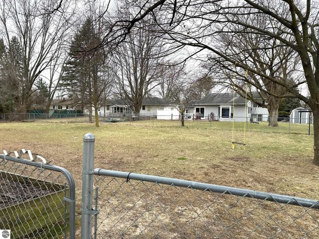 209 West Drive, Mt Pleasant, MI 48858