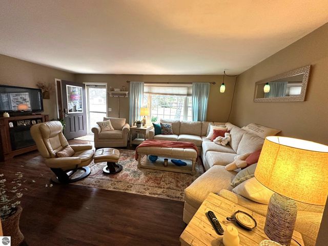 209 West Drive, Mt Pleasant, MI 48858