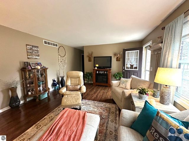 209 West Drive, Mt Pleasant, MI 48858