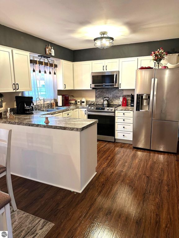 Image 10 of property listing at 209 West Drive, Mt Pleasant, MI 48858