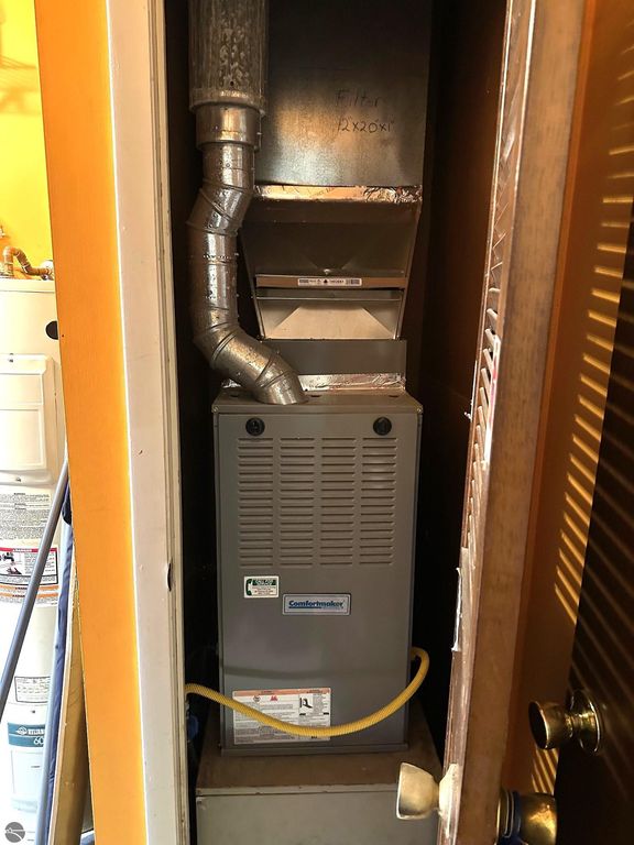 Image 22 of property listing at 209 West Drive, Mt Pleasant, MI 48858