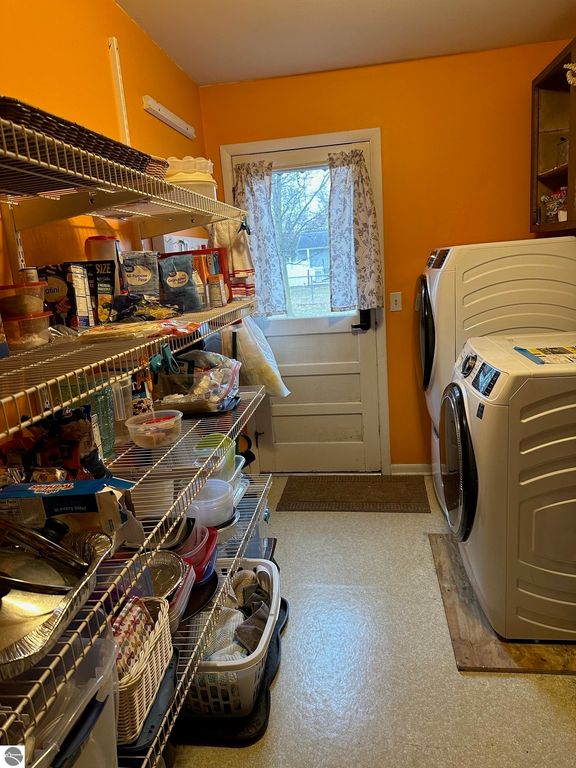 Image 23 of property listing at 209 West Drive, Mt Pleasant, MI 48858