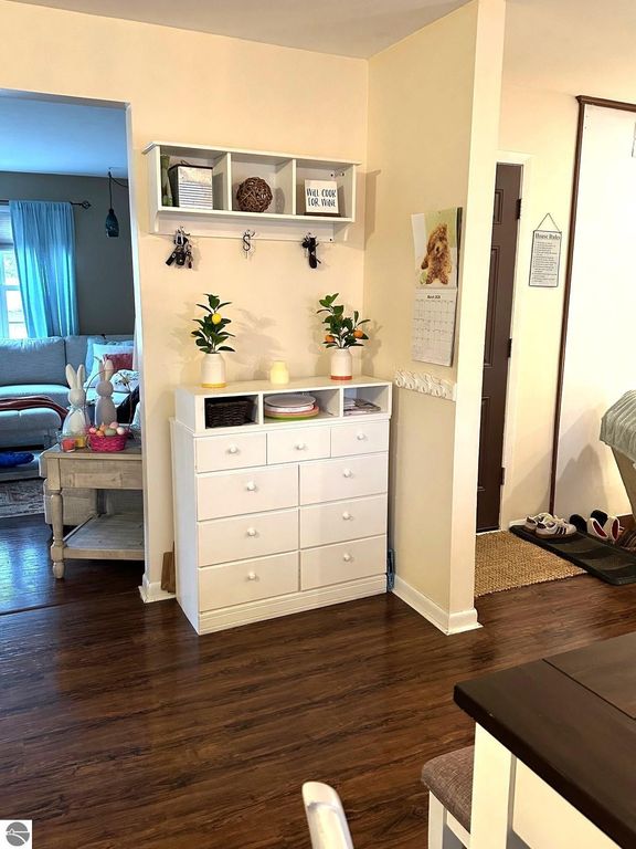 Image 8 of property listing at 209 West Drive, Mt Pleasant, MI 48858