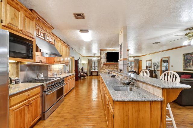 9310 S Business 6, Navasota, TX 77868